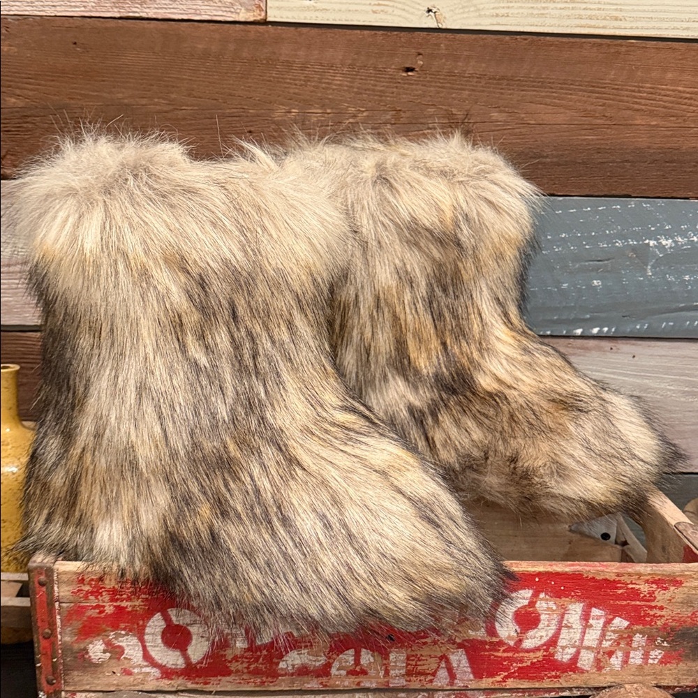Kim Kardashian SKIMS Faux Fur Boots Pyrite Stone Furry Women's Size 37 NEW